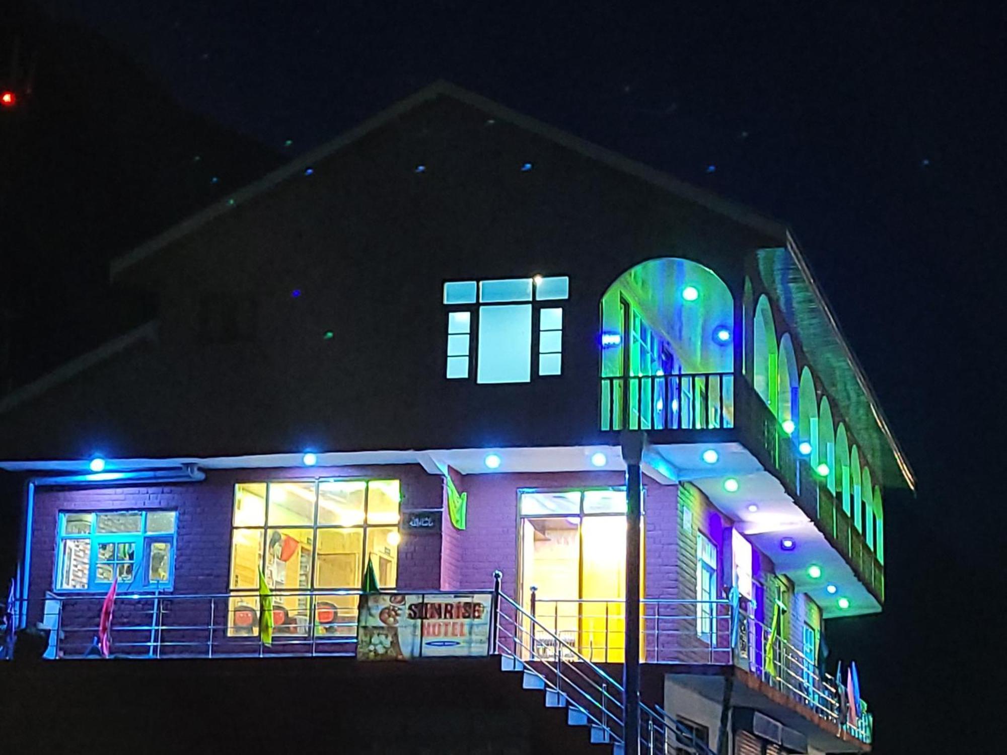 Sunrise Hotel And Restaurant Mastan Gurez Kanzalwan Exterior photo